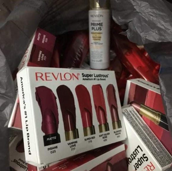 Makeup - Picture 2 of 14